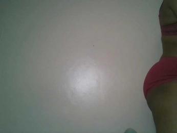 PrettyElle webcam model stream image