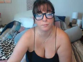 milfmonee webcam model stream image
