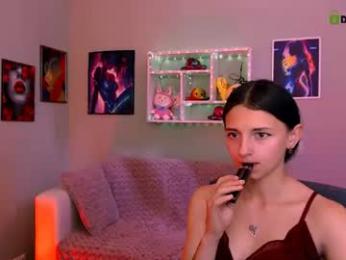caroline_honeyy webcam model stream image