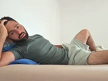 StraightSerb webcam model stream image