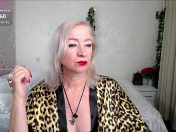 hunters-woman webcam model stream image