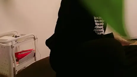 POCARI_SWEAT webcam model stream image