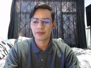 Young Erick webcam model stream image