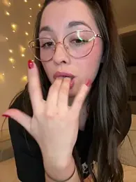 liloush__ webcam model stream image