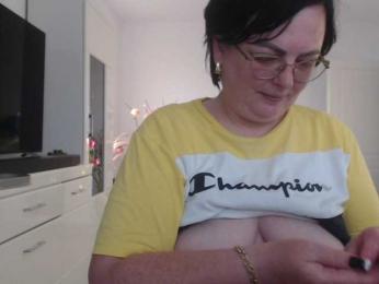 Emyllywhite webcam model stream image