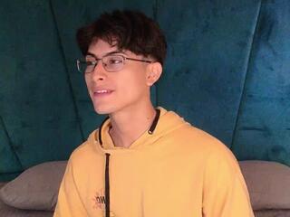 Aaron Ez webcam model stream image