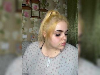VXETU webcam bongacams model stream image