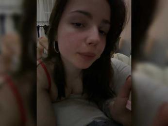 SoftElinaa webcam bongacams model stream image