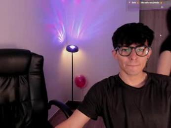 mikeyvioleta webcam model stream image