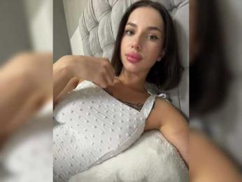 BabyDarii webcam model stream image