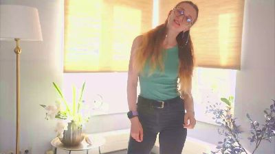 AuraRazavi webcam model stream image