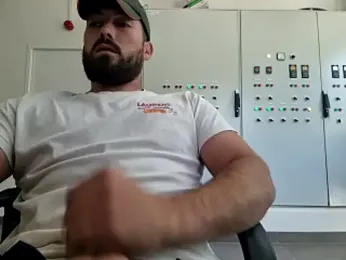 Instinctbrut webcam model stream image