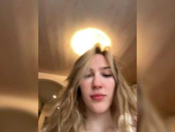 Looonacom webcam model stream image