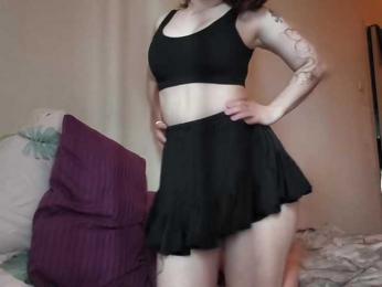 Elyaaa webcam model stream image