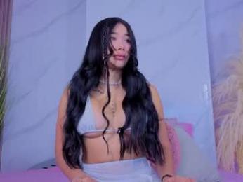 chlooee_ webcam model stream image