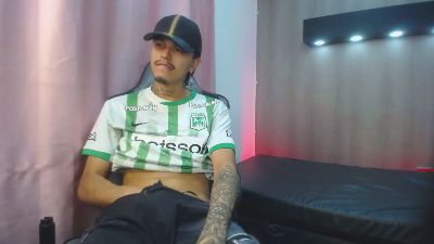 tayson_hot_ webcam model stream image