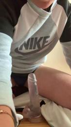 Misslenaanal webcam model stream image