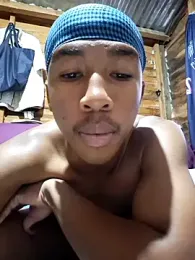 Peterveero12 webcam model stream image