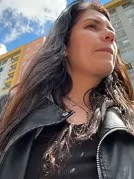 Alysson-- webcam model stream image