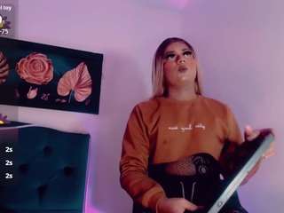 mayka-brunette01 webcam camsoda model stream image