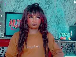 mayka-brunette01 webcam camsoda model stream image