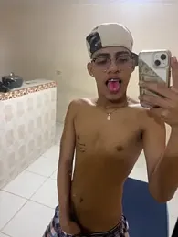 dominick_fran webcam model stream image