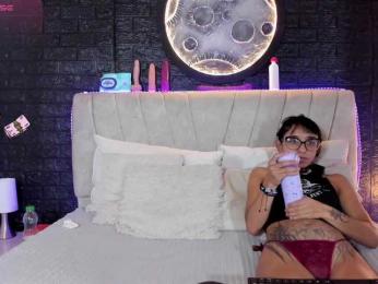 lesbihard-69-1 webcam model stream image