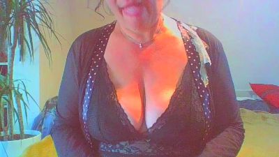 IsaKev webcam model stream image