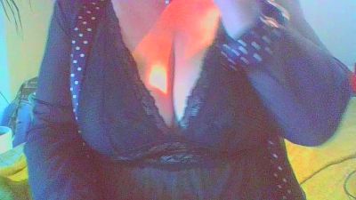 IsaKev webcam model stream image