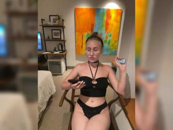 Durnaya_kis webcam model stream image