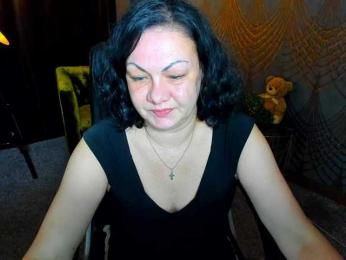 IrissMoon webcam bongacams model stream image