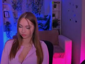 kira_so_shy webcam model stream image