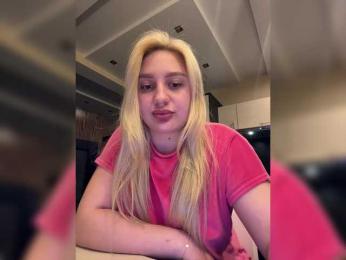 Solomiyaa webcam model stream image