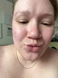 PiggyRose webcam model stream image