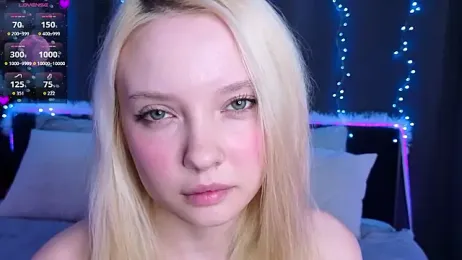 IraYounce webcam stripchat model stream image