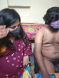Reenakarthick webcam stripchat model stream image