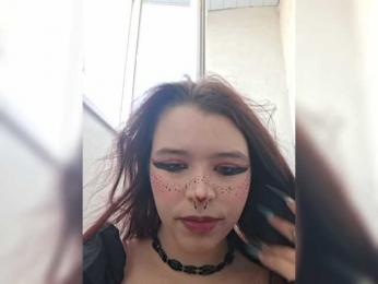 MommyAxFox webcam model stream image