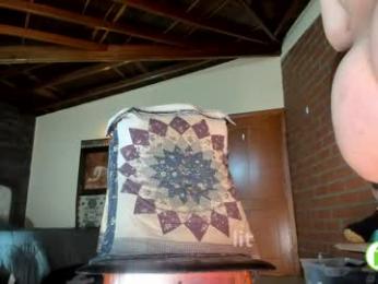 little_izzi webcam model stream image