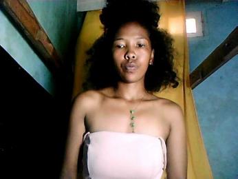 Sandii webcam model stream image