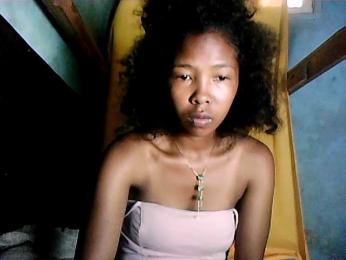 Sandii webcam model stream image