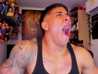 William Dracko webcam model stream image