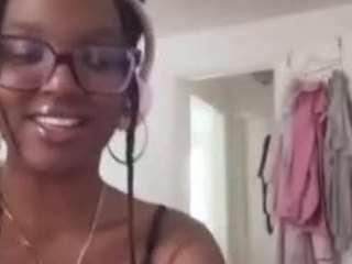 itstaylorofficial webcam model stream image
