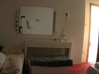 voyeurcam-julmodels-living-6 webcam model stream image