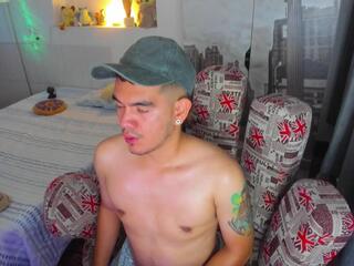 Demian Naughty webcam model stream image