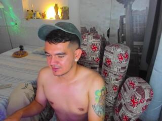 Demian Naughty webcam model stream image