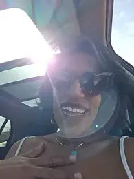 Goldenlace webcam model stream image