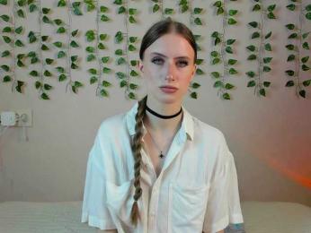 EllieRough webcam model stream image