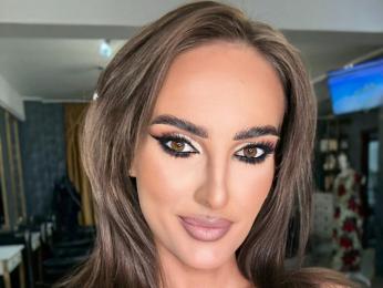 LauraRiccoo webcam model stream image