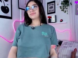 samiievans webcam model stream image