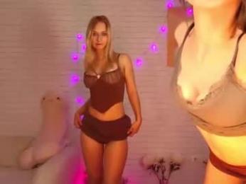 strawberryglow webcam model stream image